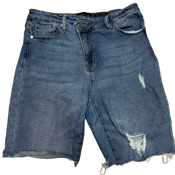 Kendall + Kylie Jean Shorts Size 13/31 - Picture 1 of 7